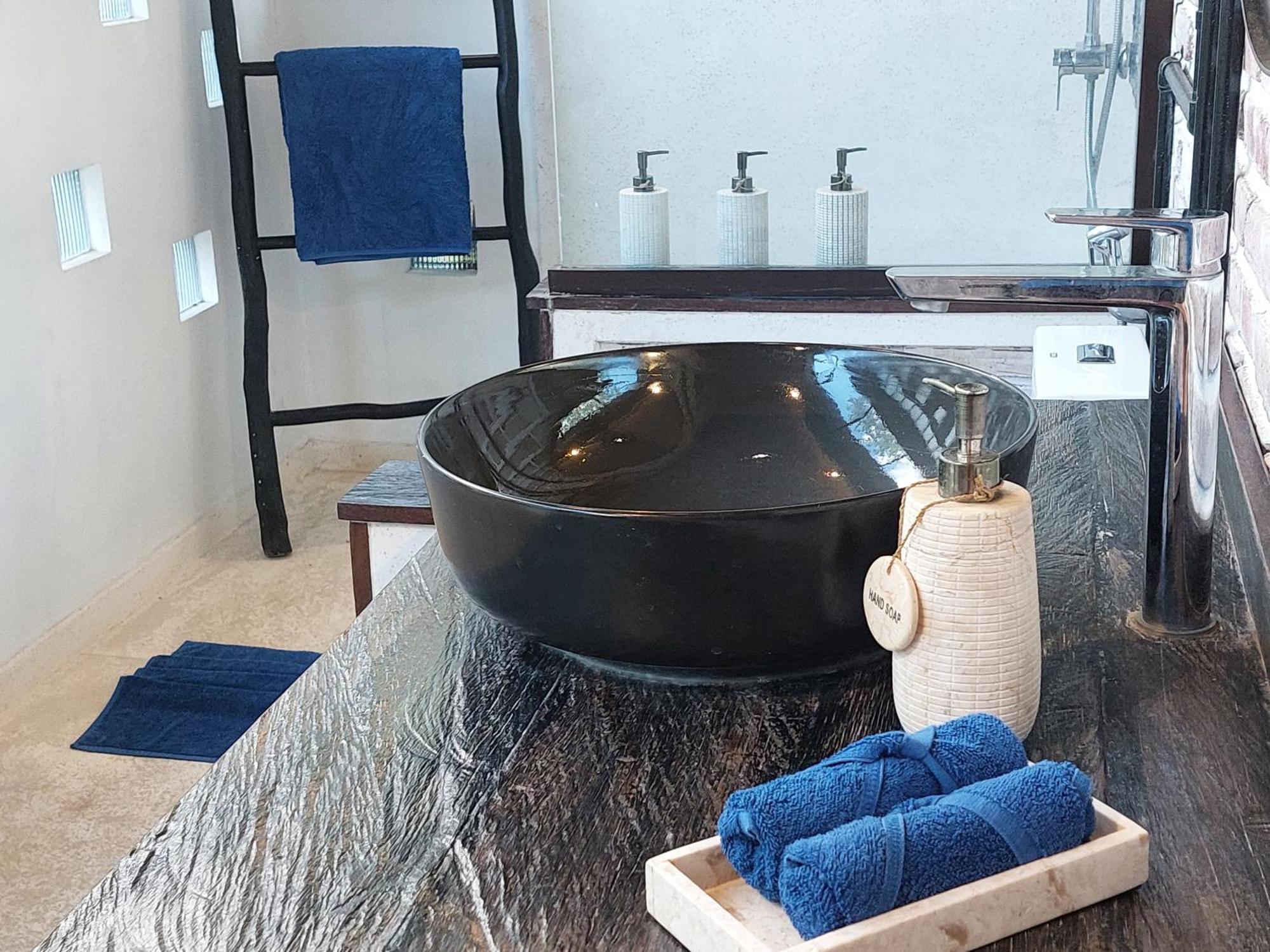 Spaces Bali Unique Boutique Hotel Munggu Стая снимка